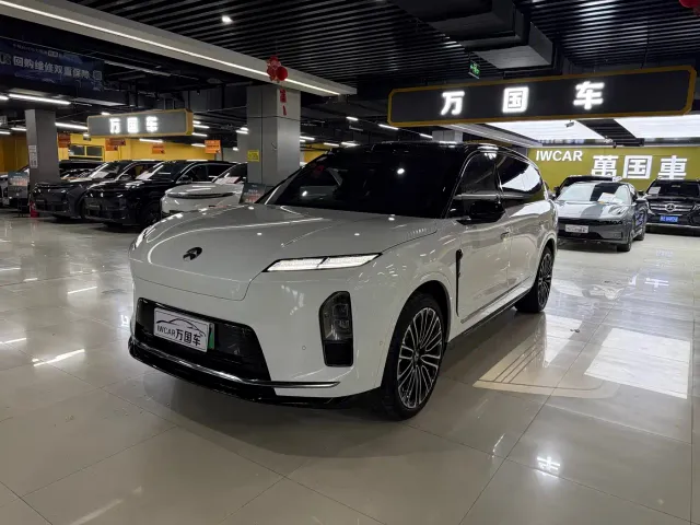 Nio ES8 — Фото автомобиля 2