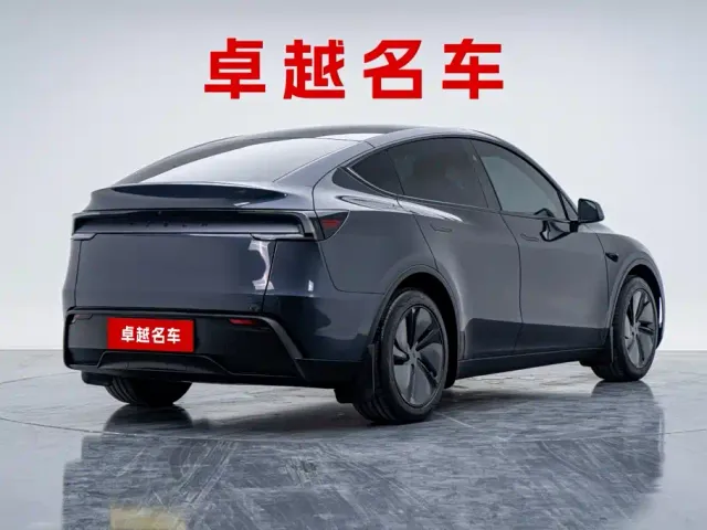 Tesla Model Y — Фото автомобиля 2