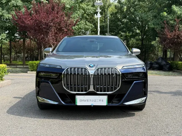 BMW i7 — Фото автомобиля 5