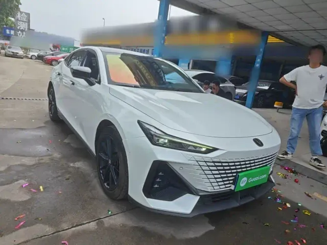 Changan Changan UNI-V 2023 1.5T Luxury Edition — Фото автомобиля 3