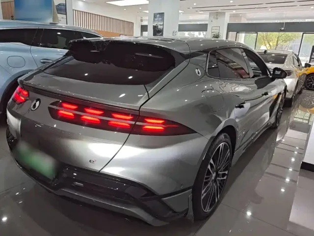 Denza Z9GT — Фото автомобиля 6