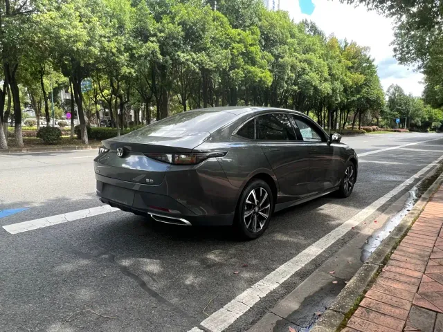 Changan Eado — Фото автомобиля 4