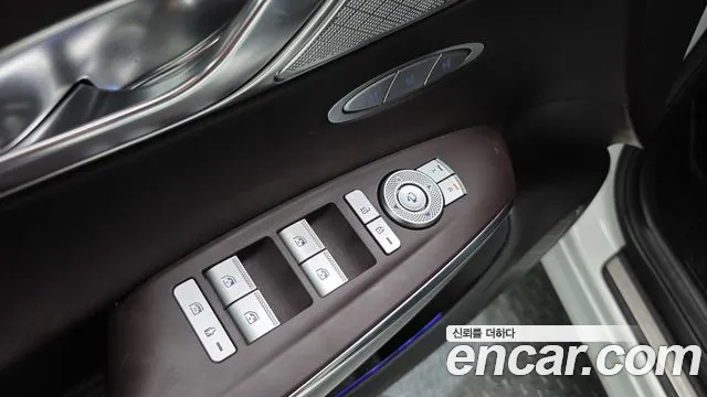 Genesis GV70 — Фото автомобиля 19