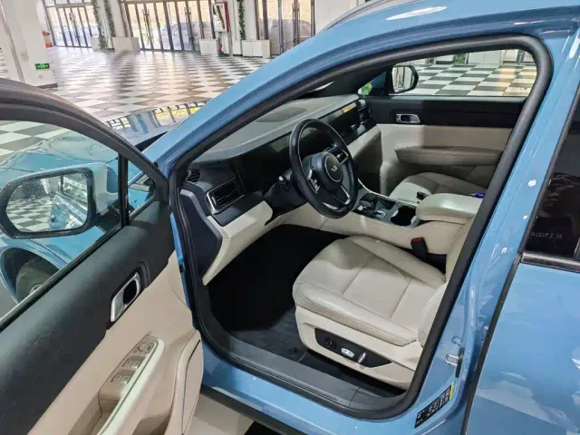 Li Auto ONE — Фото автомобиля 10