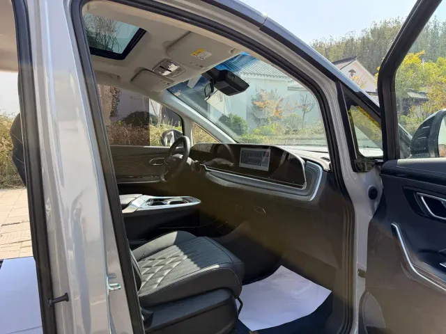 Maxus G90 — Фото автомобиля 11
