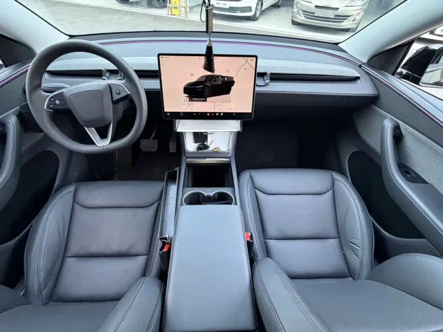 Tesla Model Y — Фото автомобиля 5