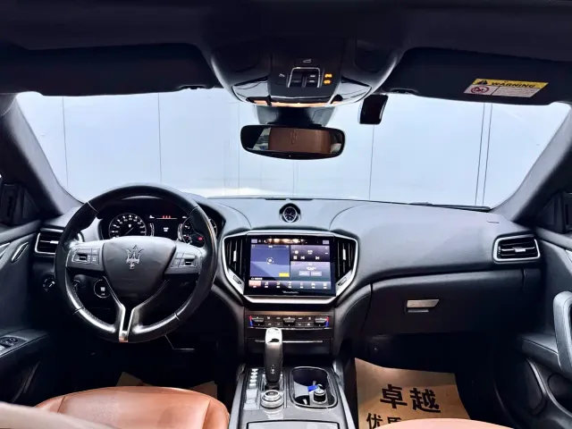 Maserati Ghibli — Фото автомобиля 18