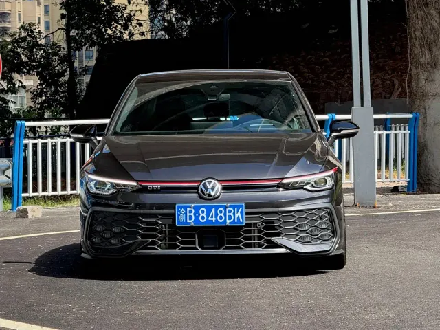 Volkswagen Golf GTI — Фото автомобиля 2