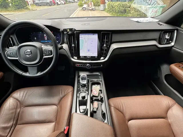 Volvo S60 — Фото автомобиля 13
