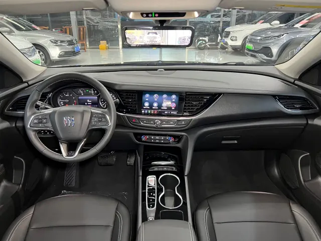Buick Regal — Фото автомобиля 8