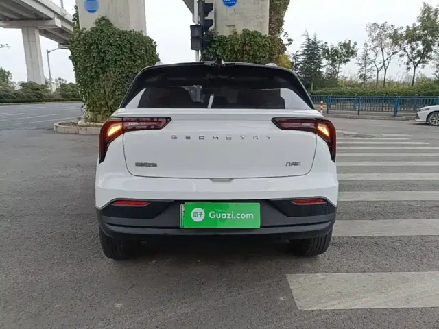 Geely Geometry E Firefly — Фото автомобиля 5