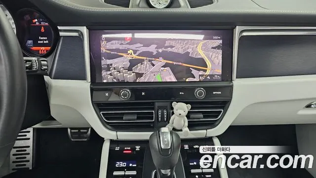 Porsche Macan — Фото автомобиля 19