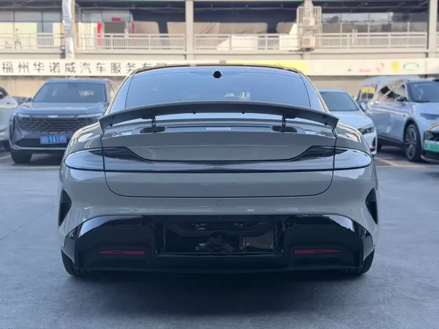 Xiaomi SU7 — Фото автомобиля 5