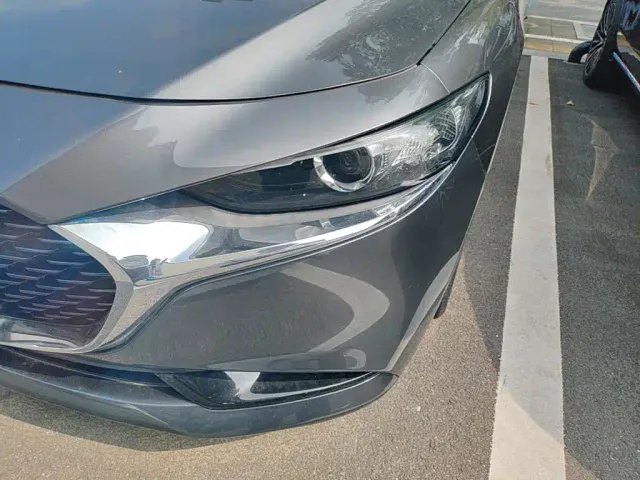 Mazda Axela — Фото автомобиля 23