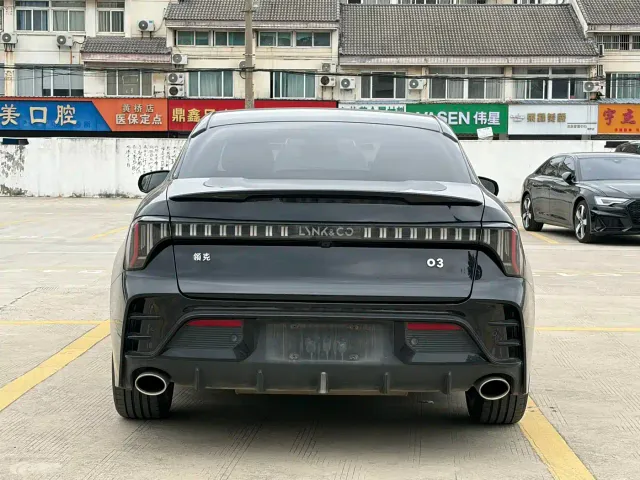 Lynk & Co 03 — Фото автомобиля 5