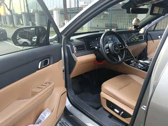 Li Auto ONE — Фото автомобиля 12