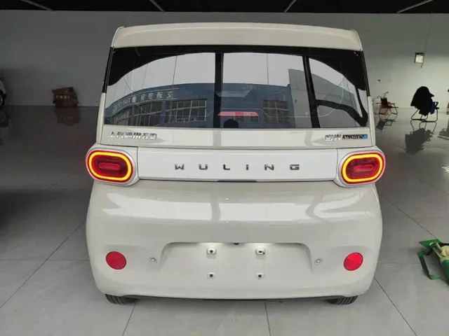 Wuling Hongguang Mini EV — Фото автомобиля 5