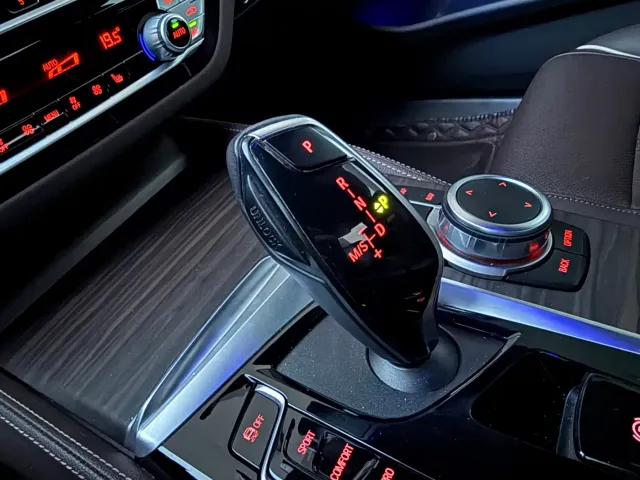 BMW 5 Series — Фото автомобиля 8