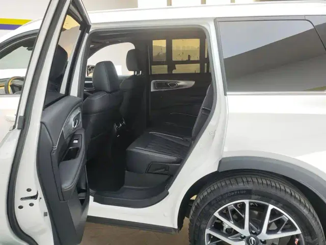 GAC Trumpchi GS8 — Фото автомобиля 11