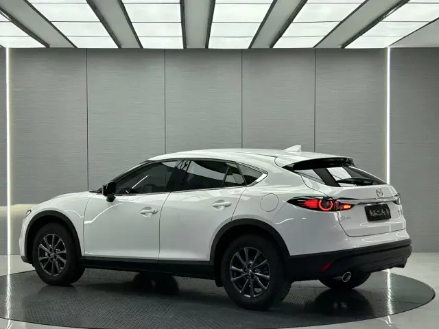 Mazda CX-4 — Фото автомобиля 3