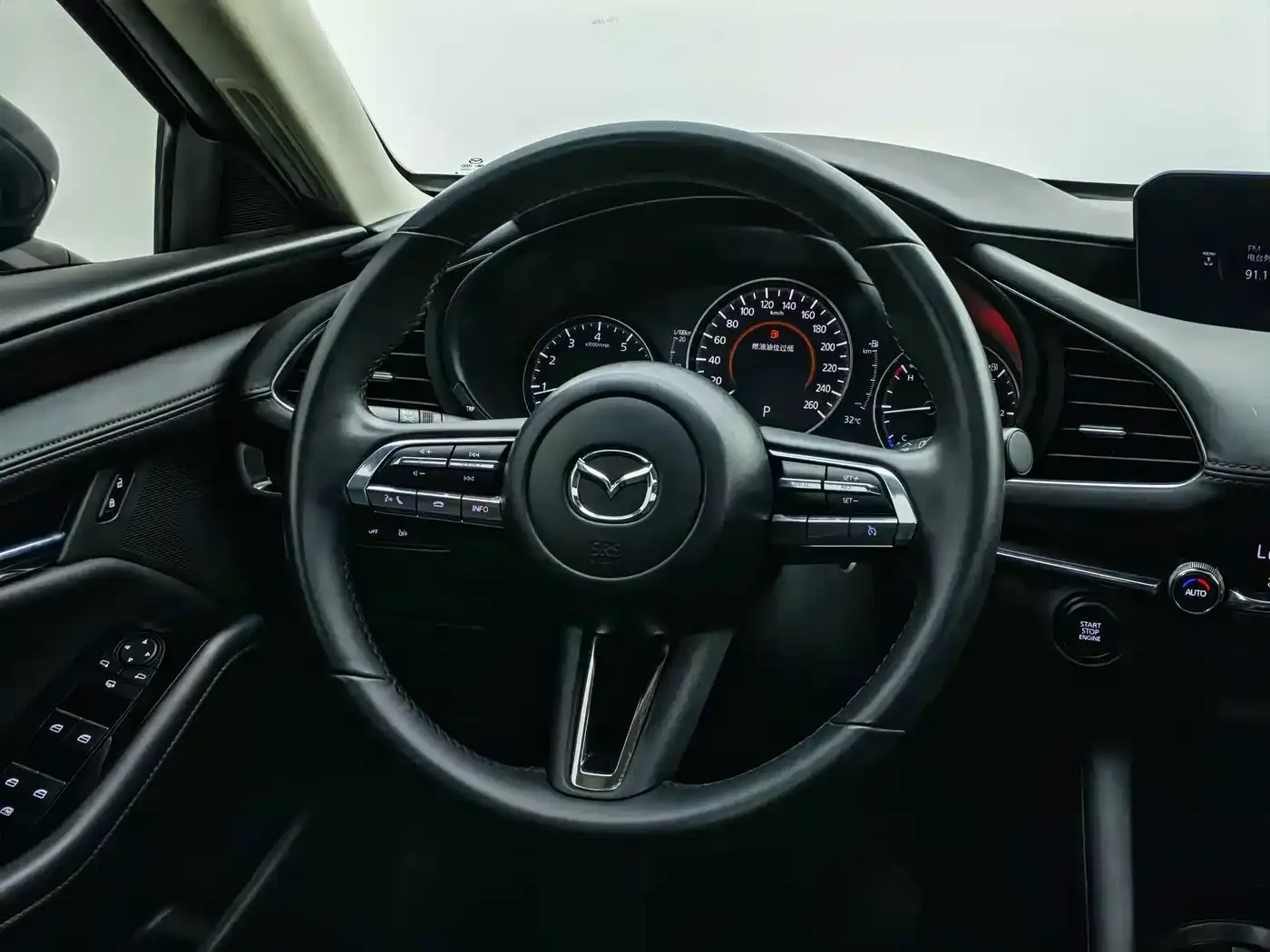Mazda Mazda3 Axela 2021 2.0L Automatic Quality Elegance — Фото автомобиля 21