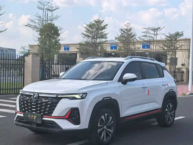 Фотография автомобиля — Changan CS35 Plus