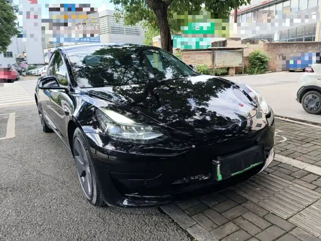 Tesla Model 3 — Фото автомобиля 3