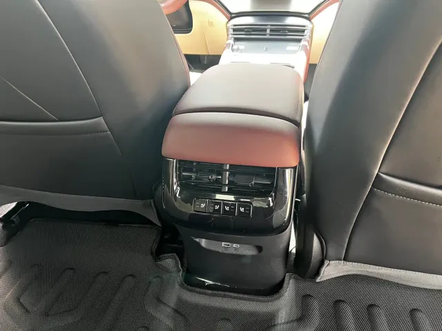 BYD Seal 07 DM-i — Фото автомобиля 12
