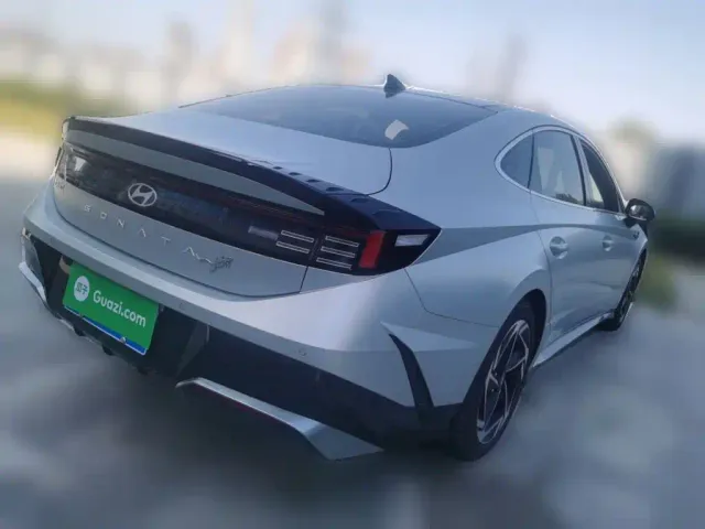 Hyundai Sonata — Фото автомобиля 4