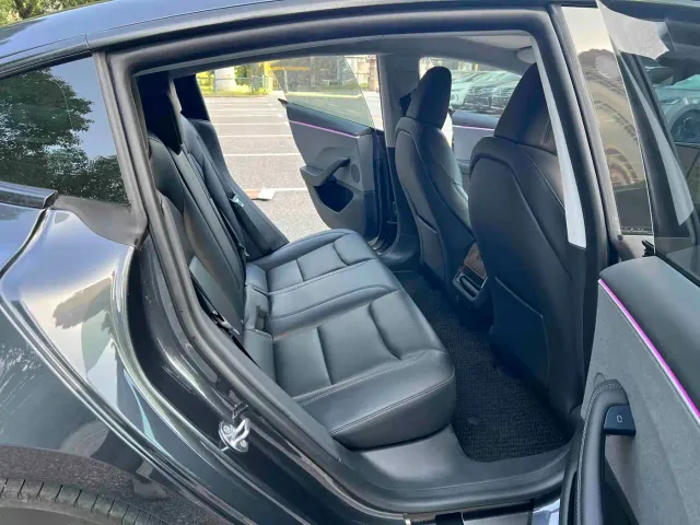 Tesla Model 3 — Фото автомобиля 11