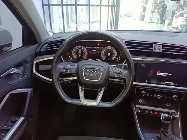 Audi Q3 — Фото автомобиля 6