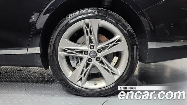 Genesis G90 Бензин 3.5 турбо AWD — Фото автомобиля 20