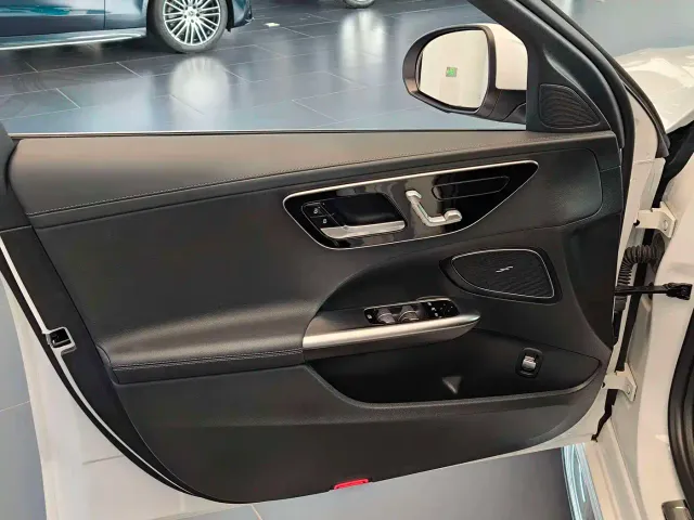 Mercedes-Benz C-Class — Фото автомобиля 6
