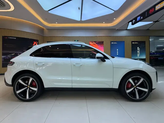 Porsche Macan — Фото автомобиля 11