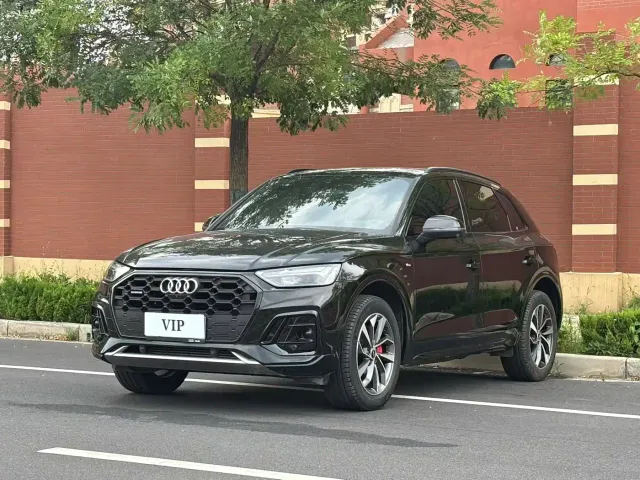 Фотография автомобиля — Audi Q5L