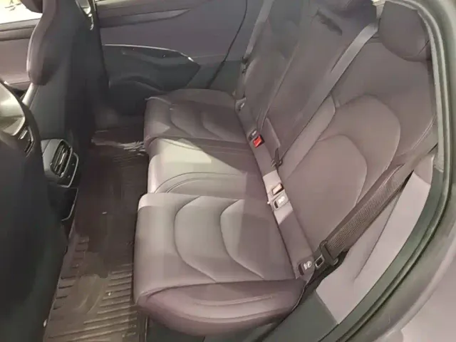 Xiaomi SU7 — Фото автомобиля 16