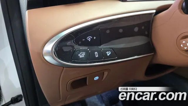Genesis GV70 — Фото автомобиля 30