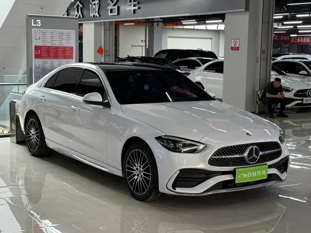 Фотография автомобиля — Mercedes-Benz C-Class