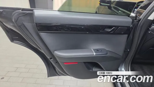 Hyundai Grandeur GN7 — Фото автомобиля 14