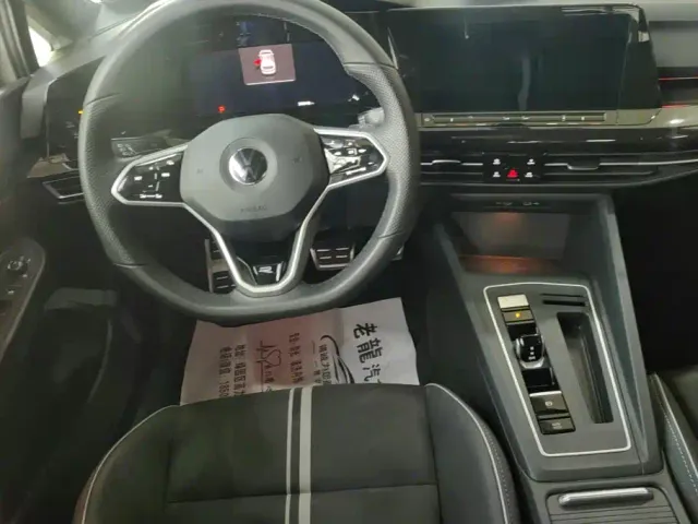 Volkswagen Golf 2021 280TSI DSG 30th Anniversary Edition — Фото автомобиля 13