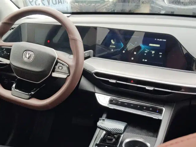 Changan Eado — Фото автомобиля 4