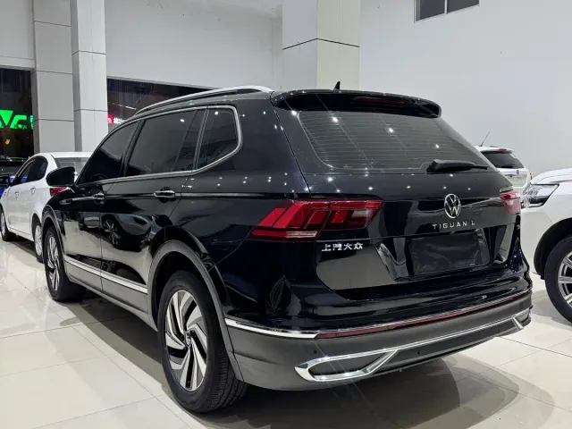 Volkswagen Tiguan L — Фото автомобиля 4