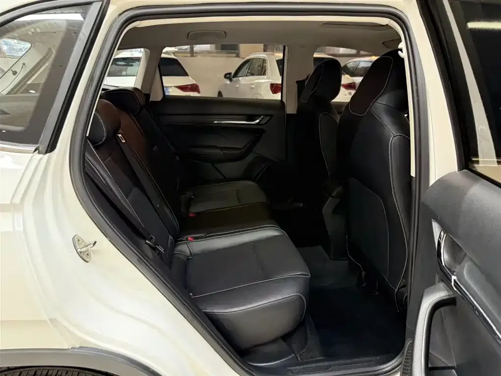 Škoda Kamiq 2022 1.5L Automatic Comfort Edition — Фото автомобиля 21