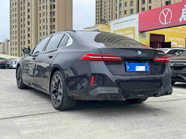 BMW 5 Series — Фото автомобиля 6