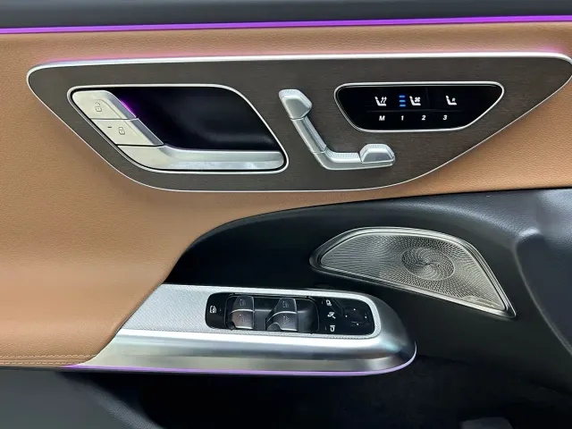 Mercedes-Benz E-Class — Фото автомобиля 19
