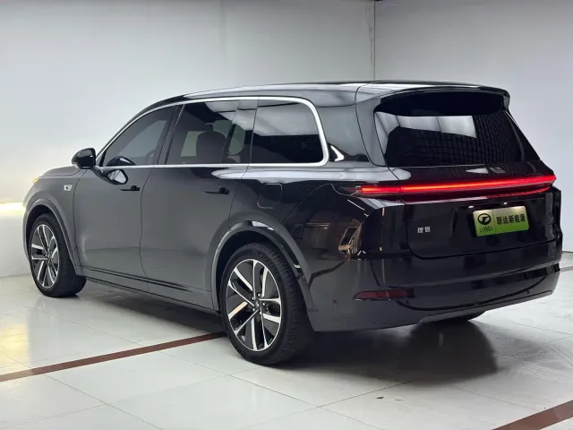 Li Auto L9 — Фото автомобиля 6