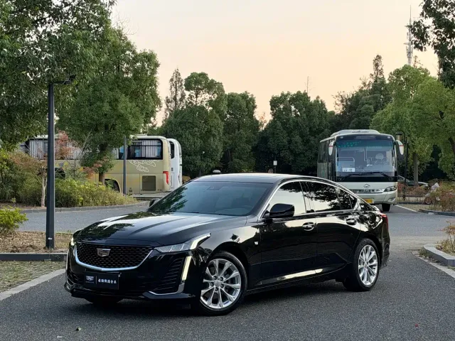Фотография автомобиля — Cadillac CT5