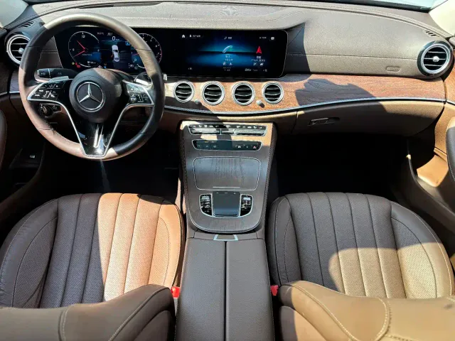 Mercedes-Benz E-Class — Фото автомобиля 12