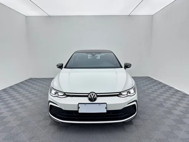 Volkswagen Golf — Фото автомобиля 2