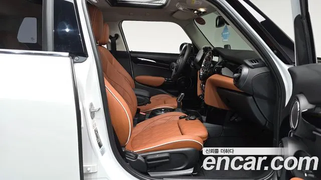 Mini Cooper — Фото автомобиля 11